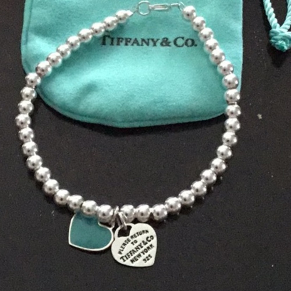 T&CO How can I tell if a Tiffany & Co design is real? Guide: